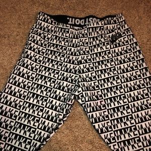 Woman’s black and white Nike leggings!